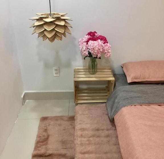 تختخواب و صبحانه 1993’s House