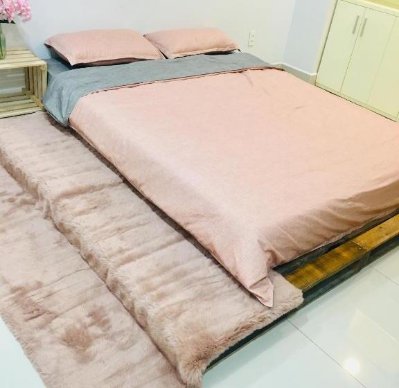 تختخواب و صبحانه 1993’s House