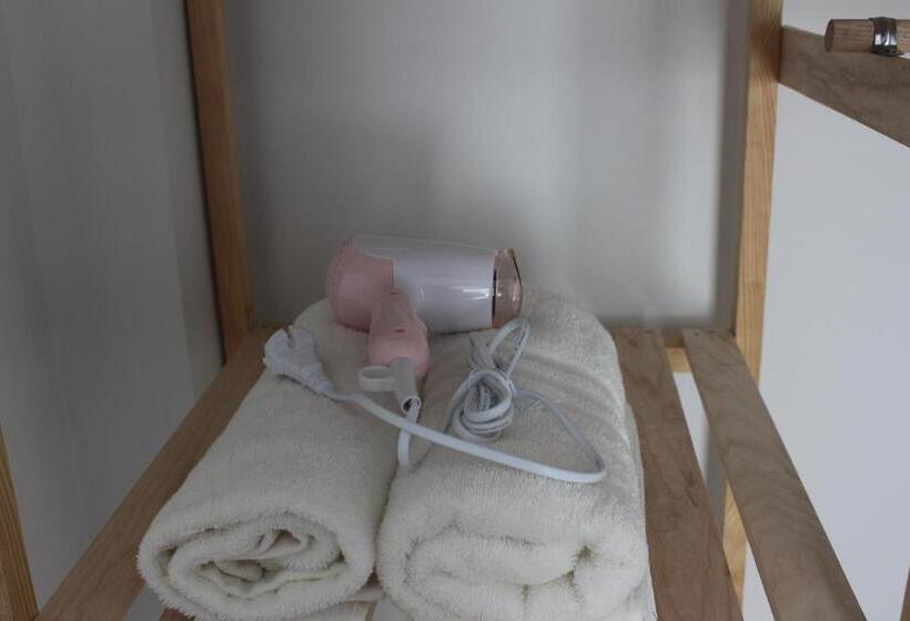 تختخواب و صبحانه 1993’s House