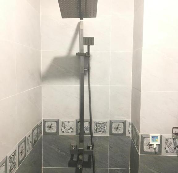 تختخواب و صبحانه 1993’s House