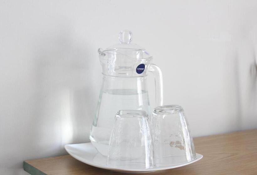 تختخواب و صبحانه 1993’s House