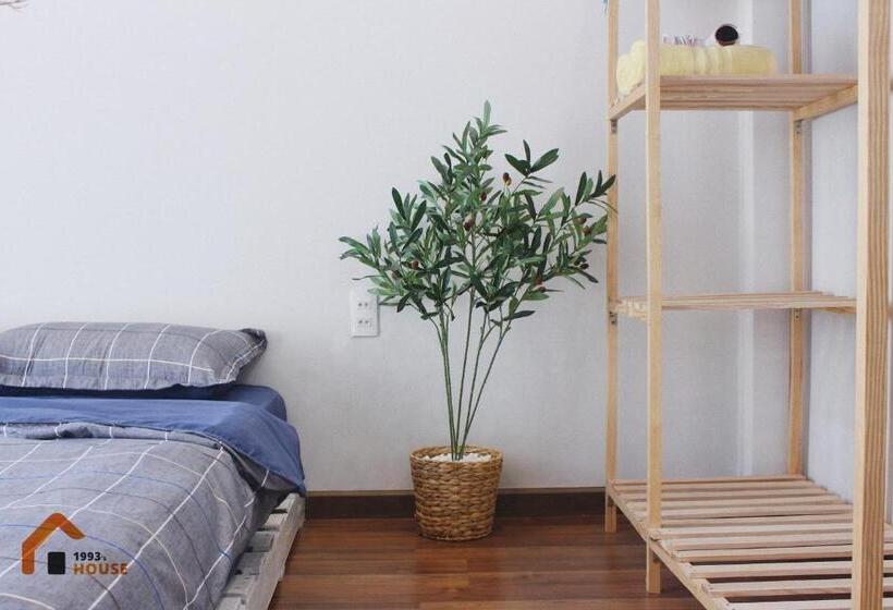 تختخواب و صبحانه 1993’s House