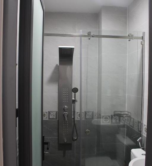 تختخواب و صبحانه 1993’s House