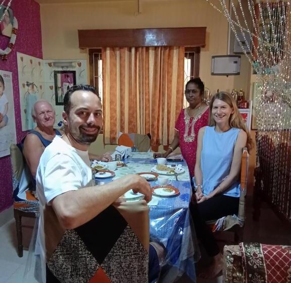 مبيت وإفطار Abhi's Homestay