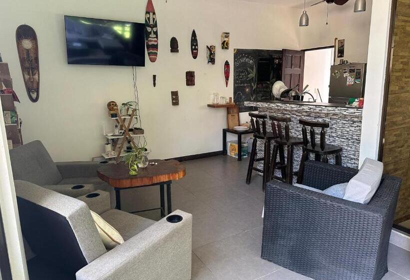 ベッドアンドブレックファースト El Chante Surf House