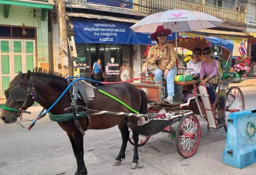 호텔 Ban Mae Boonthong
