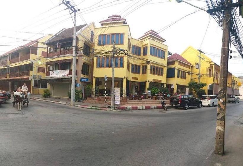 호텔 Ban Mae Boonthong