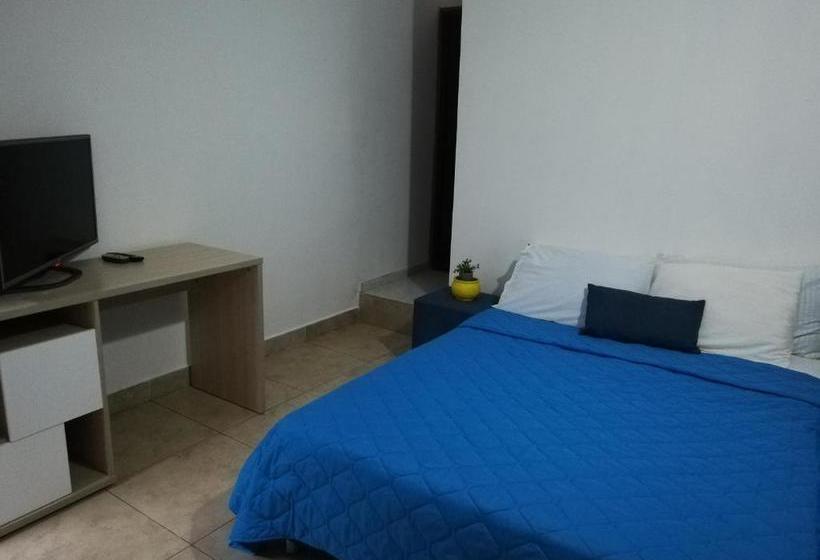 Отель Casa Noah Hostel