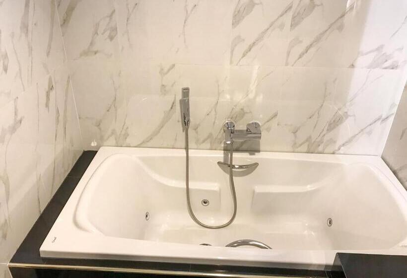 فندق De Sripoom Sha Extra Plus