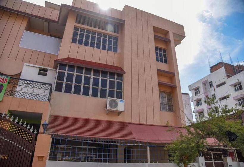 ホテル Oyo 15684  Vibrant Inn