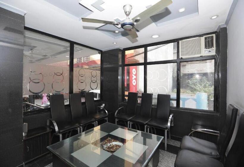 酒店 Oyo 40851 Athithi