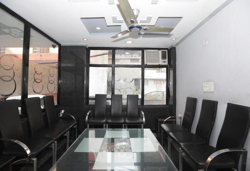 酒店 Oyo 40851 Athithi