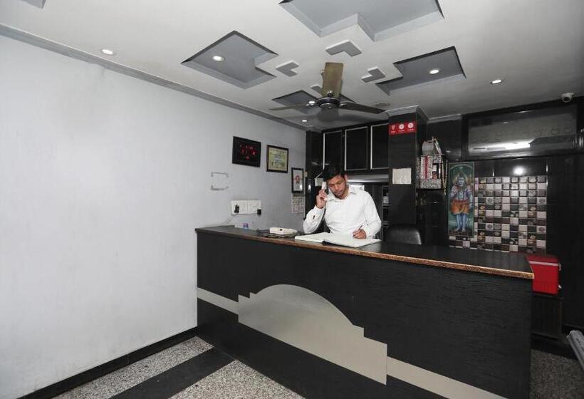 酒店 Oyo 40851 Athithi