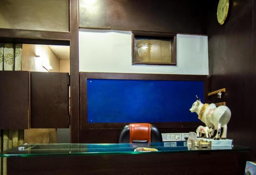 호텔 Oyo 43484  Real Residency