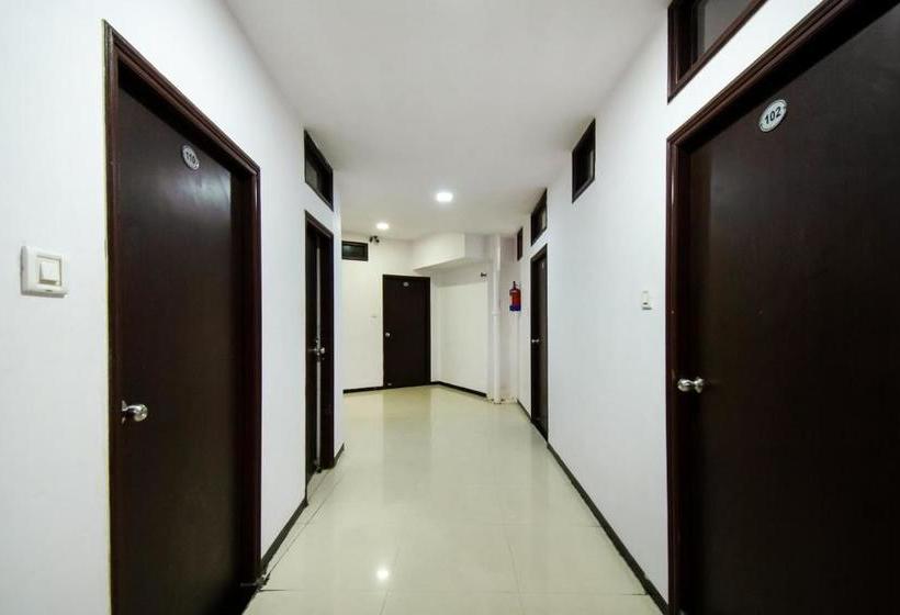 호텔 Oyo 43484  Real Residency