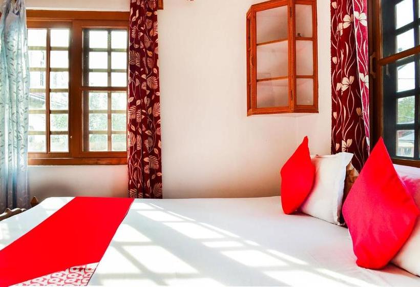 ホテル Oyo 63507 Basera Residency