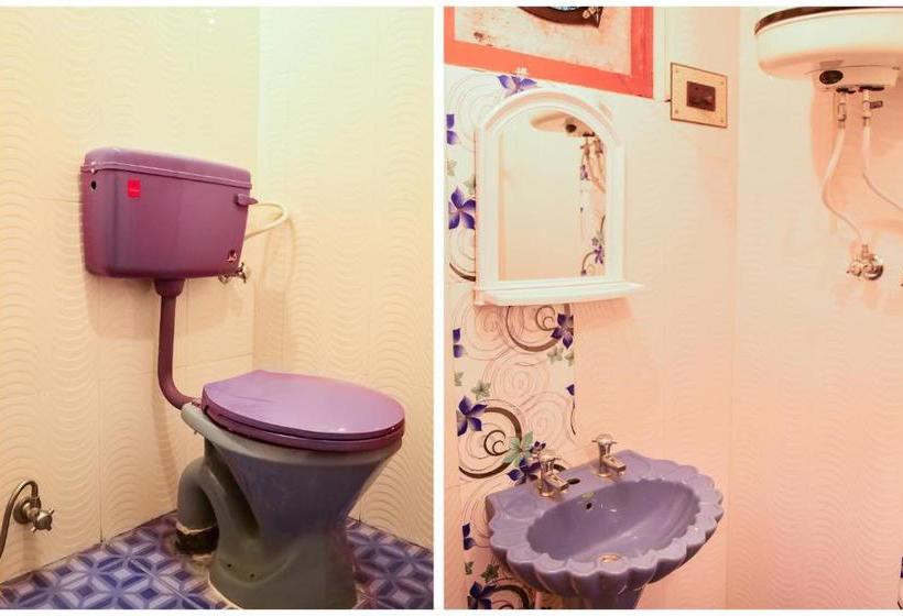 ホテル Oyo 63507 Basera Residency