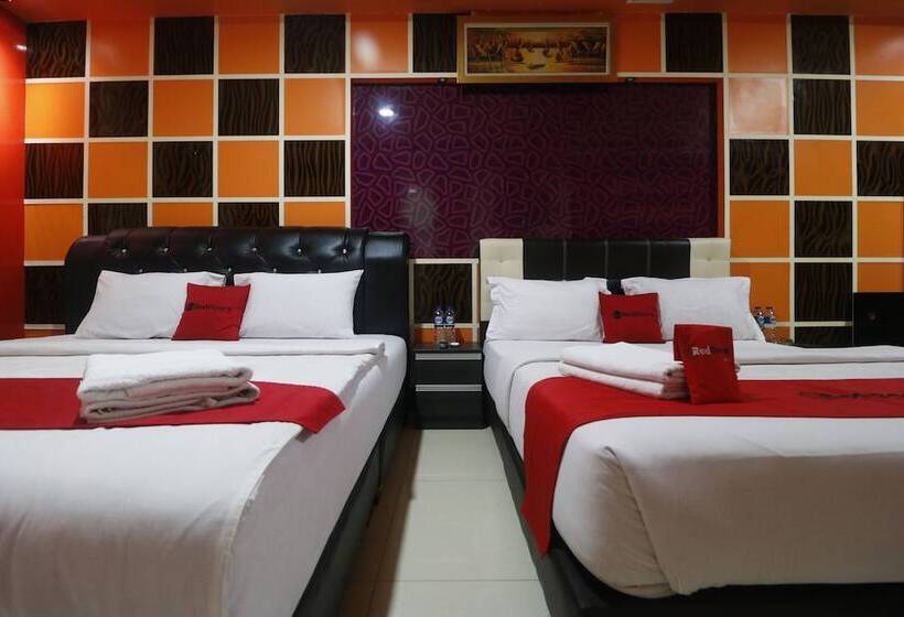 Отель Reddoorz Plus Near Dc Mall Batam