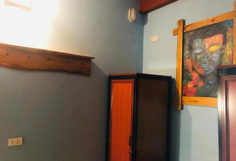 هتل Vu S Homestay