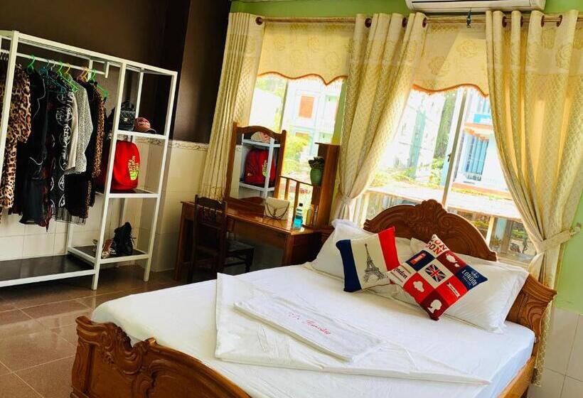 هتل Vu S Homestay