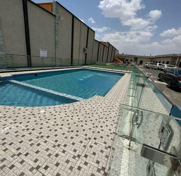 Leen Serviced Apartments