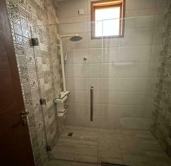 Leen Serviced Apartments