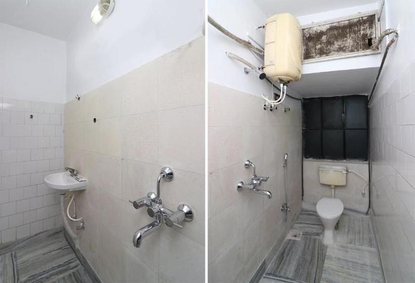 Oyo 28177 Hotel Amrita