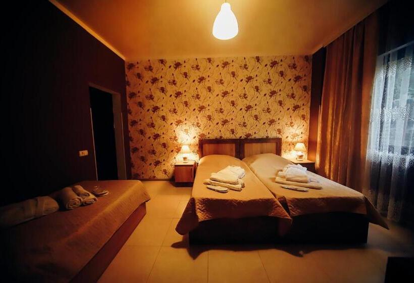 پانسیون Guest House Royal Comfort With Terrace