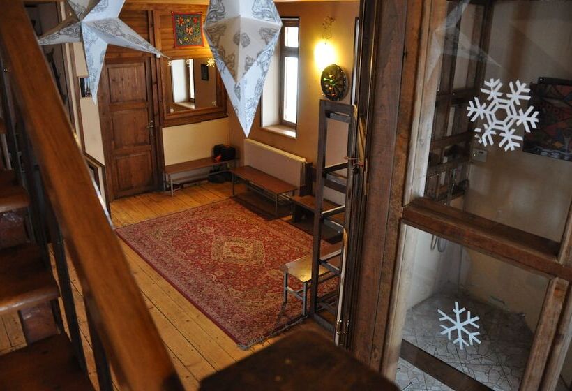 پانسیون House Of The Sun Gudauri