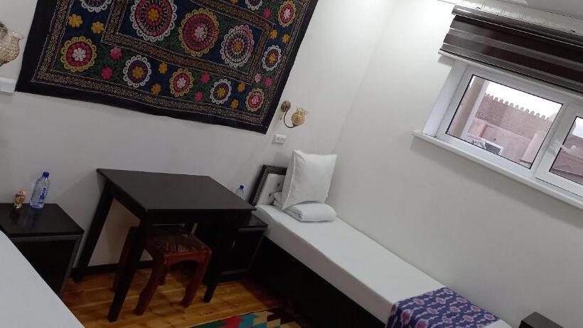 펜션 Khiva Tosh Darvoza & Trip Service