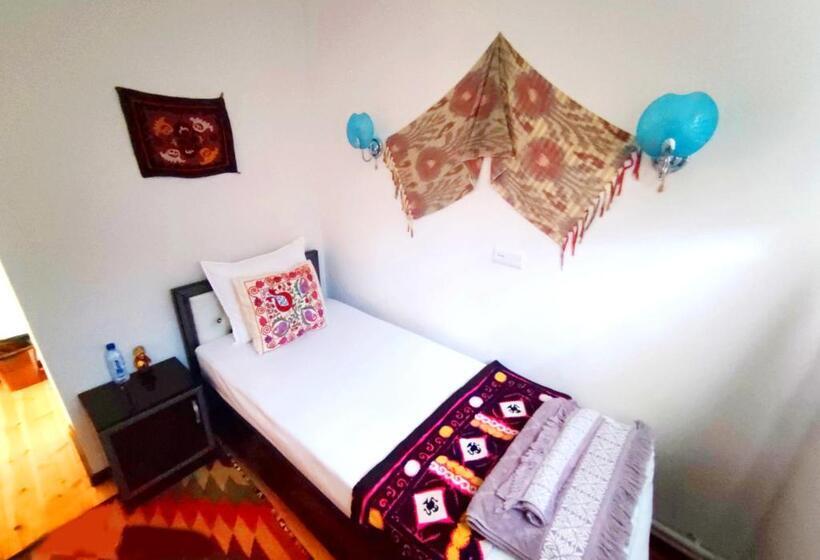 펜션 Khiva Tosh Darvoza & Trip Service