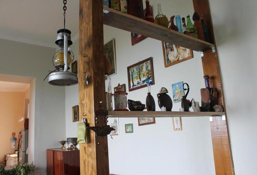 پانسیون L House