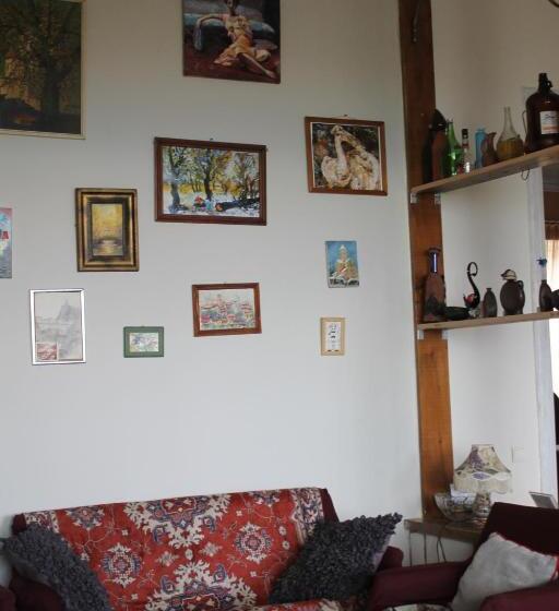 پانسیون L House