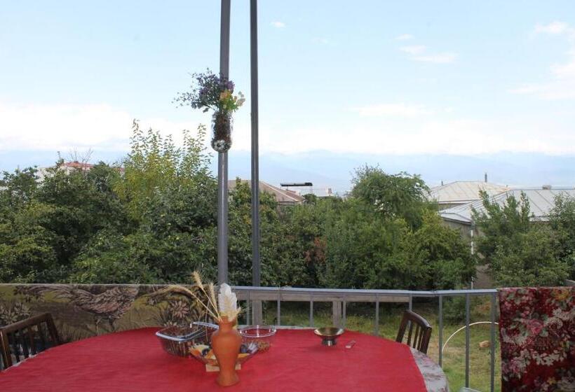 پانسیون L House