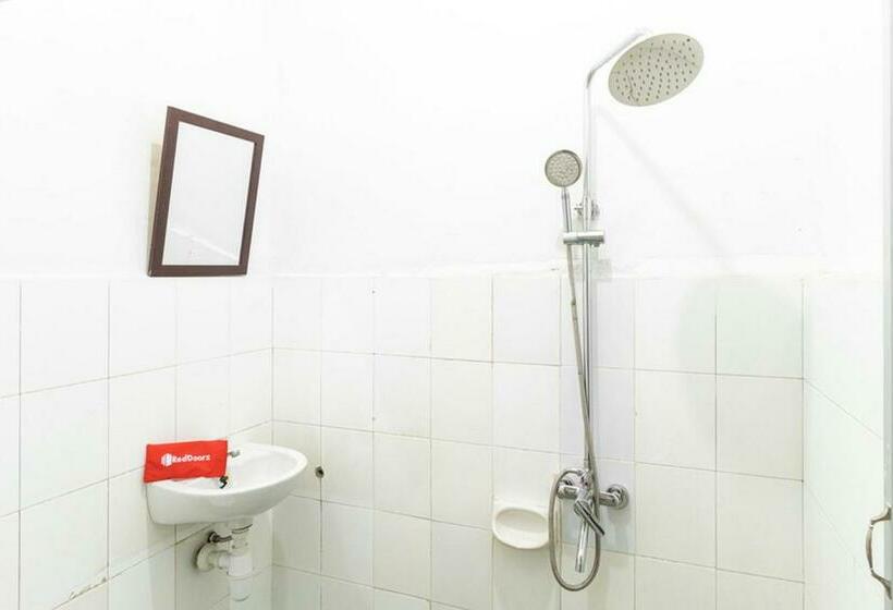 ペンション Reddoorz Plus Near Universitas Methodist Medan