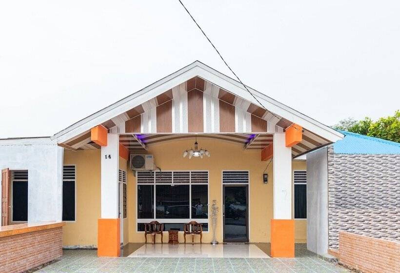 Пансион Reddoorz Plus Near Universitas Methodist Medan