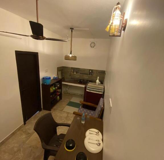 بنسيون The Sea Shelter Home Stay