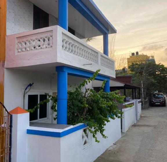 بنسيون The Sea Shelter Home Stay