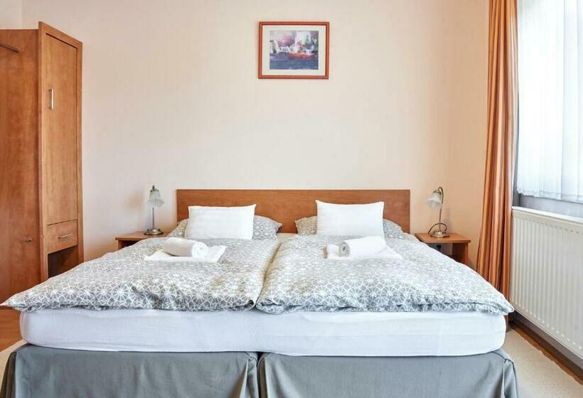 פנסיון Vojtek Pince Vendégház