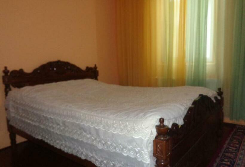 پانسیون White Guest House