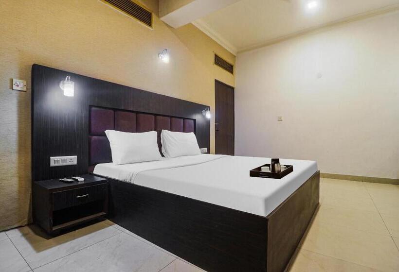 ホテル Townhouse Taksonz