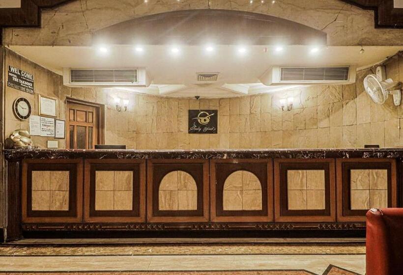 ホテル Townhouse Taksonz