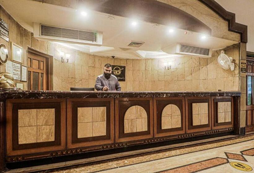 ホテル Townhouse Taksonz