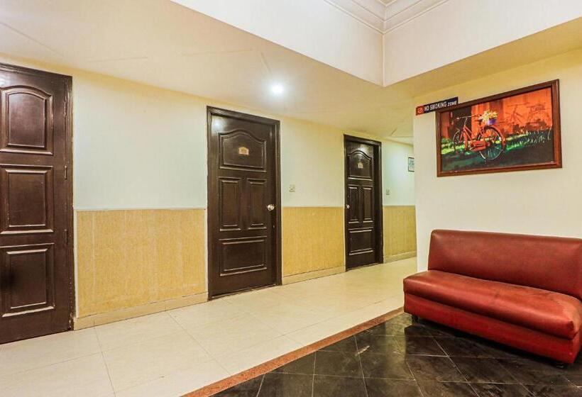 ホテル Townhouse Taksonz