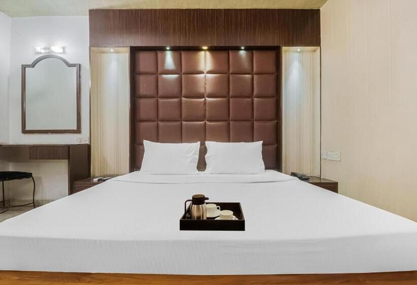 ホテル Townhouse Taksonz