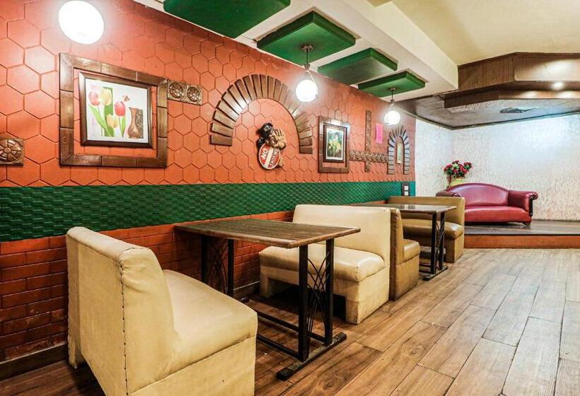 ホテル Townhouse Taksonz