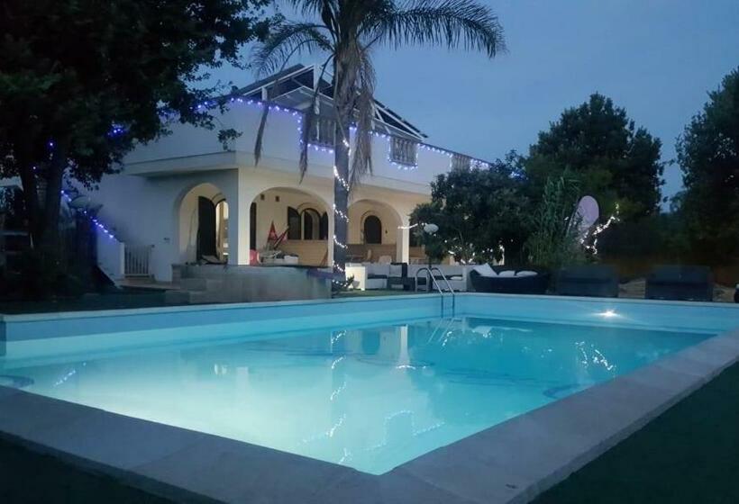Villa More