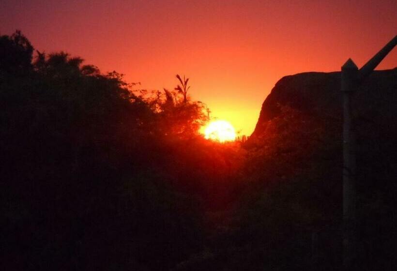 הוסטל Casa Máncora Guesthouse