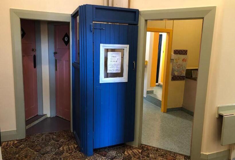 فندق صغير Chalet Backpackers