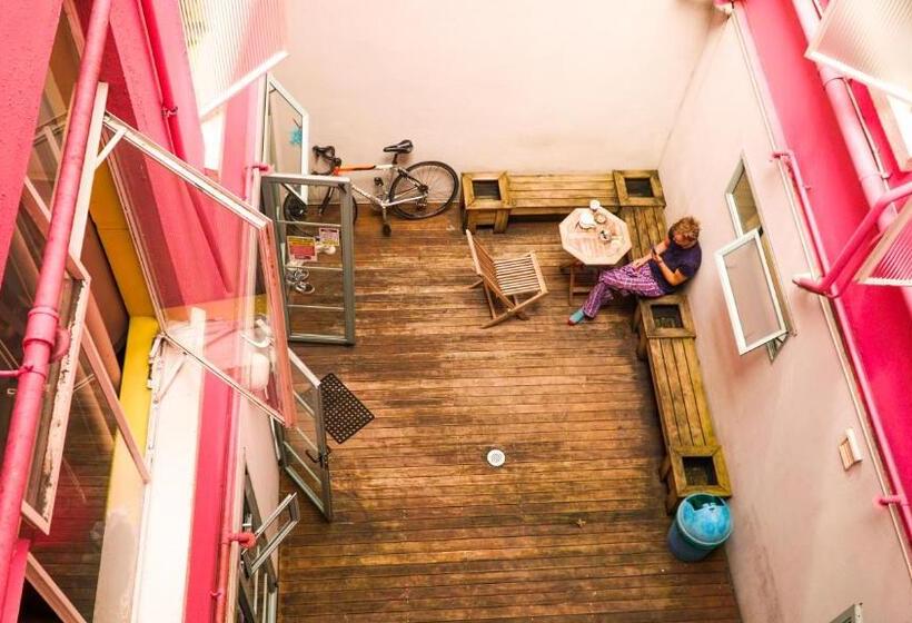 호스텔 Frienz Backpacker